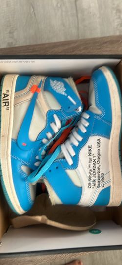 Off White x Jordan 1 “UNC” size 8.5