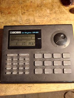 BOSS DR RHYTHM  DR-550 PROGRAMMABLE DIGITAL DRUM MACHINE 