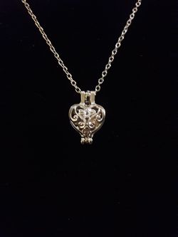 Silver Heart Cage Pearl Necklace