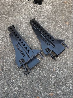Rogue monster spotter arms