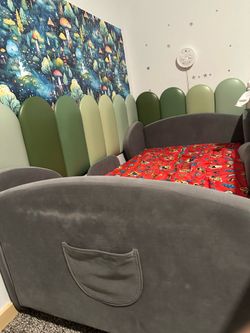 Toddler bed