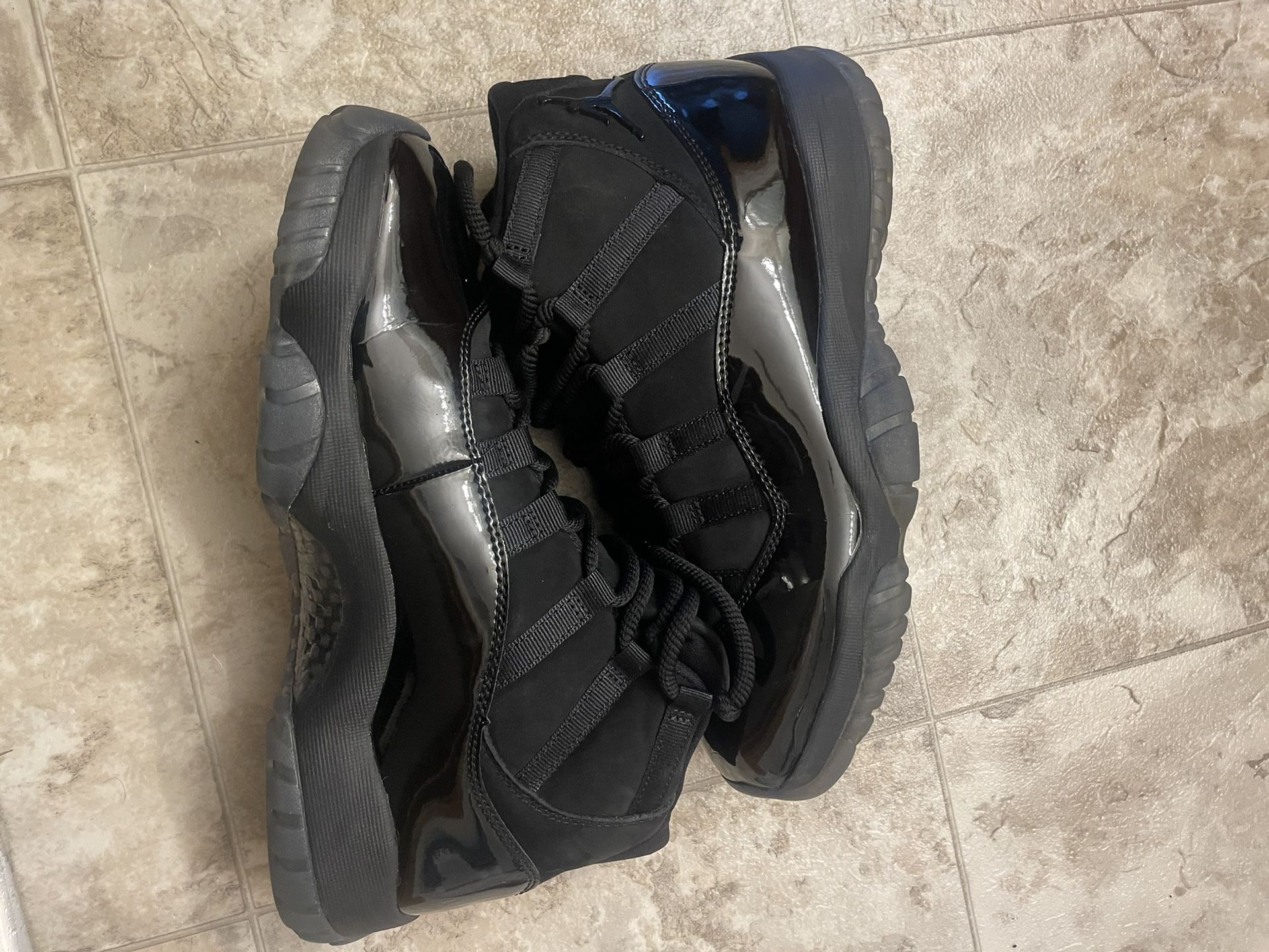 Jordan 11 Cap And Gown Size 9