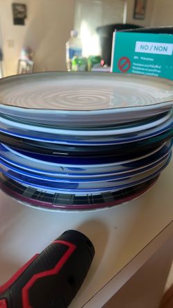 Free dinner plates