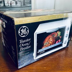 GE Toaster Oven / Broiler XL Capacity: Toast, Bake, Broil & Top Brown non-stick, Recipe Book & Manual
