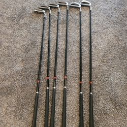 Ben Hogan, Set Of  6 Clubs,E Wedge,9,8,7,6,5...grafite.