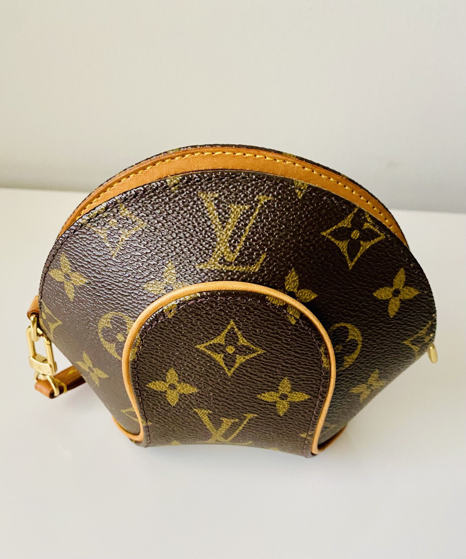 Louis Vuitton Ellipse Mini Vintage