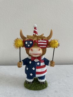 Stars & Stripes 2026 Patriotic Highland Cow With Sparklers 