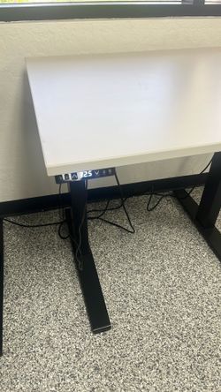 Adjustable height Standing/sitting Desk Powered