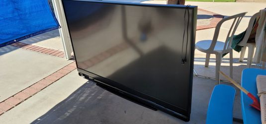 Mitsubishi 75in tv