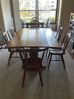 Colonial HT Cushman Dinning Room Table