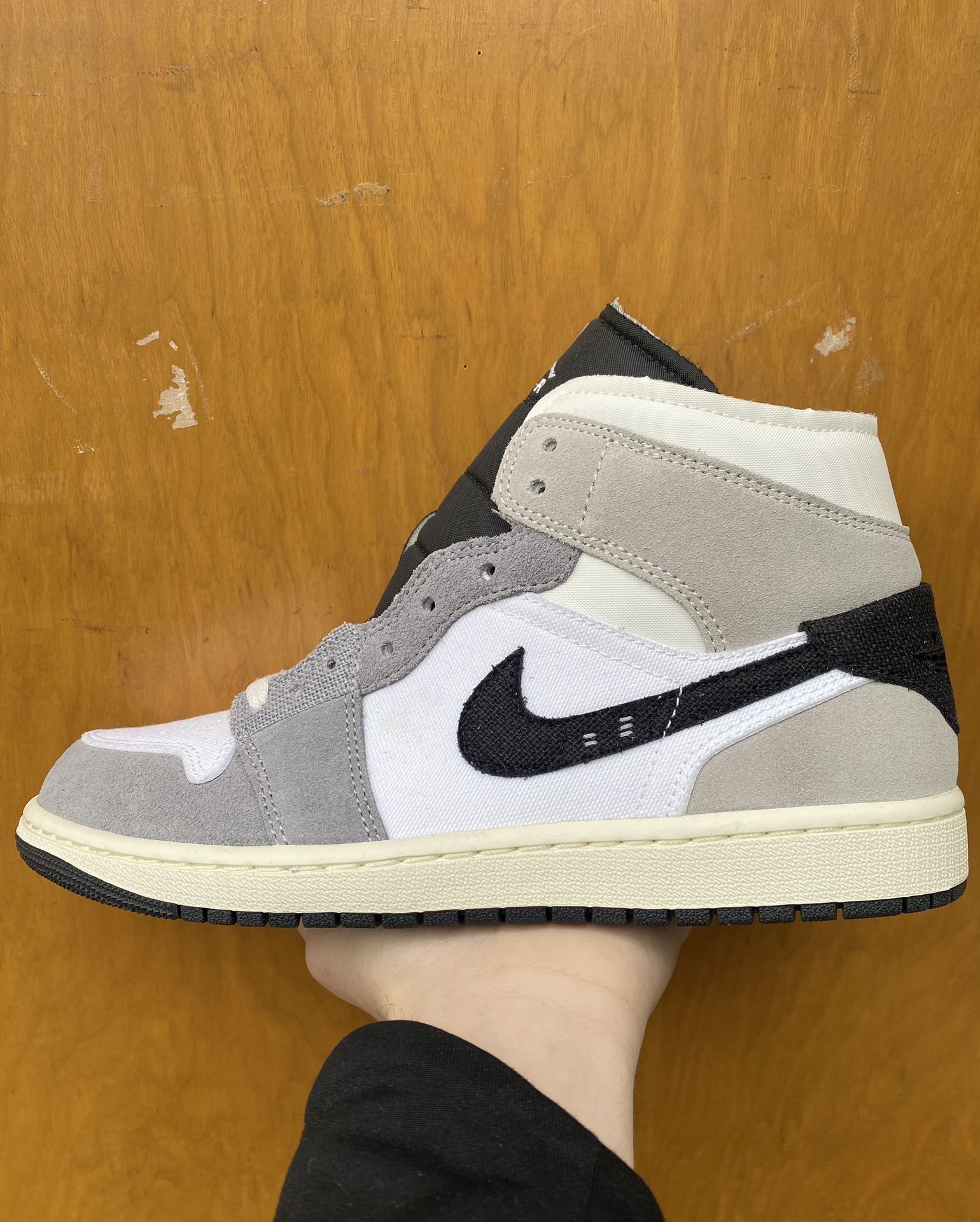 Jordan 1 Mid SE Craft Cement Grey/Black sizes 10/12