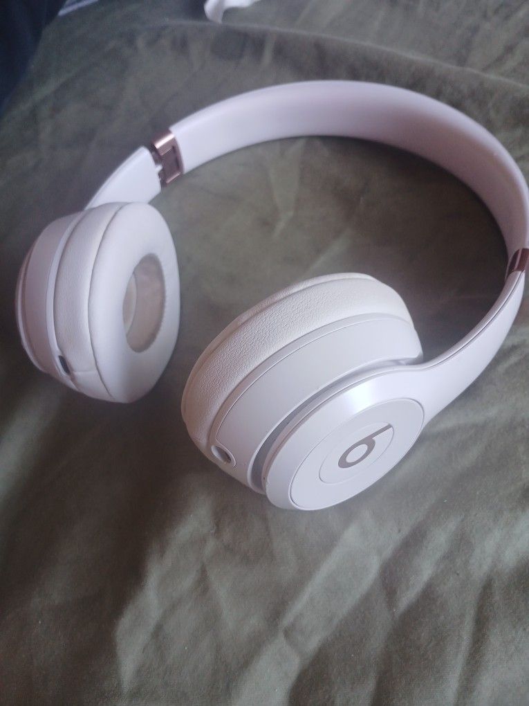 Beats Solo 4