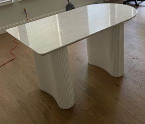 White round edge Dining table