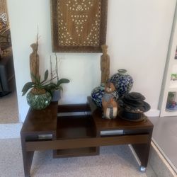 Beautiful retro wood table 24 x 40