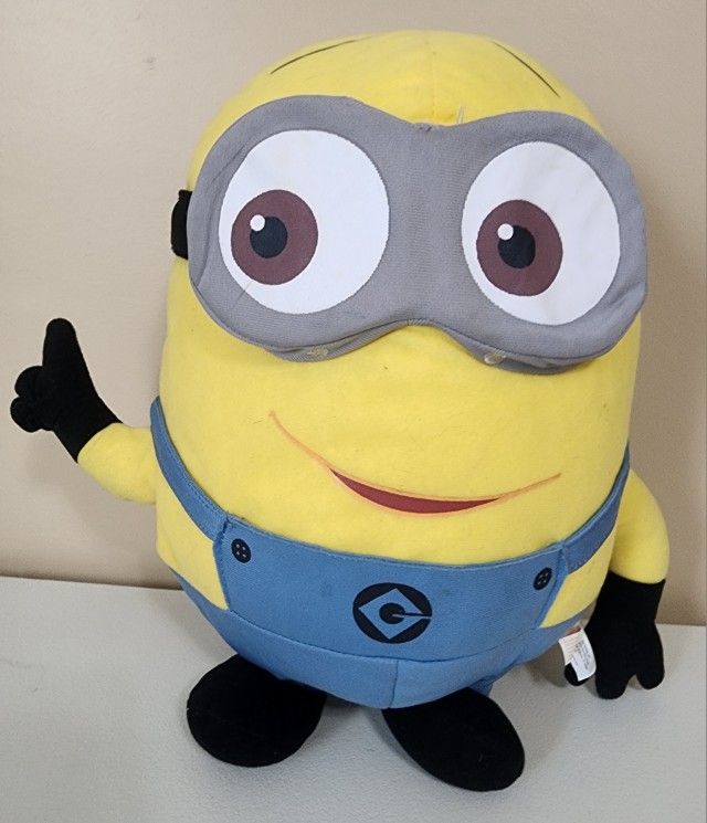 2014 Minion Dave With 2 Eyes 13" Plush Despicable Me Dave & Busters Yellow Doll 