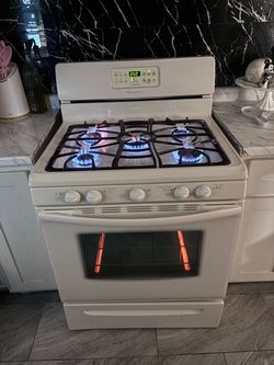Stove Frigidaire beige
