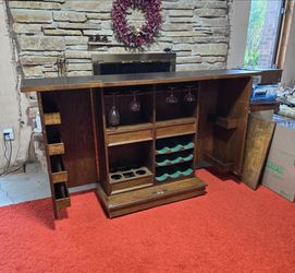 Vintage Dry Bar