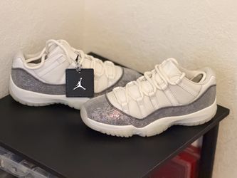 NIKE AIR JORDAN XI