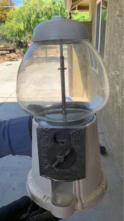 Collection gum machine