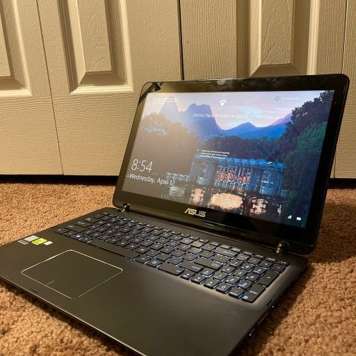 Laptop Asus Model X556u Intel I7 Nvidia GeForce 940 m


