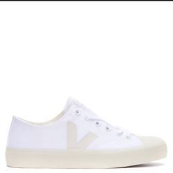 Veja Women's Wata II Low Canvas sneakers, Size 6 US, White Pierre