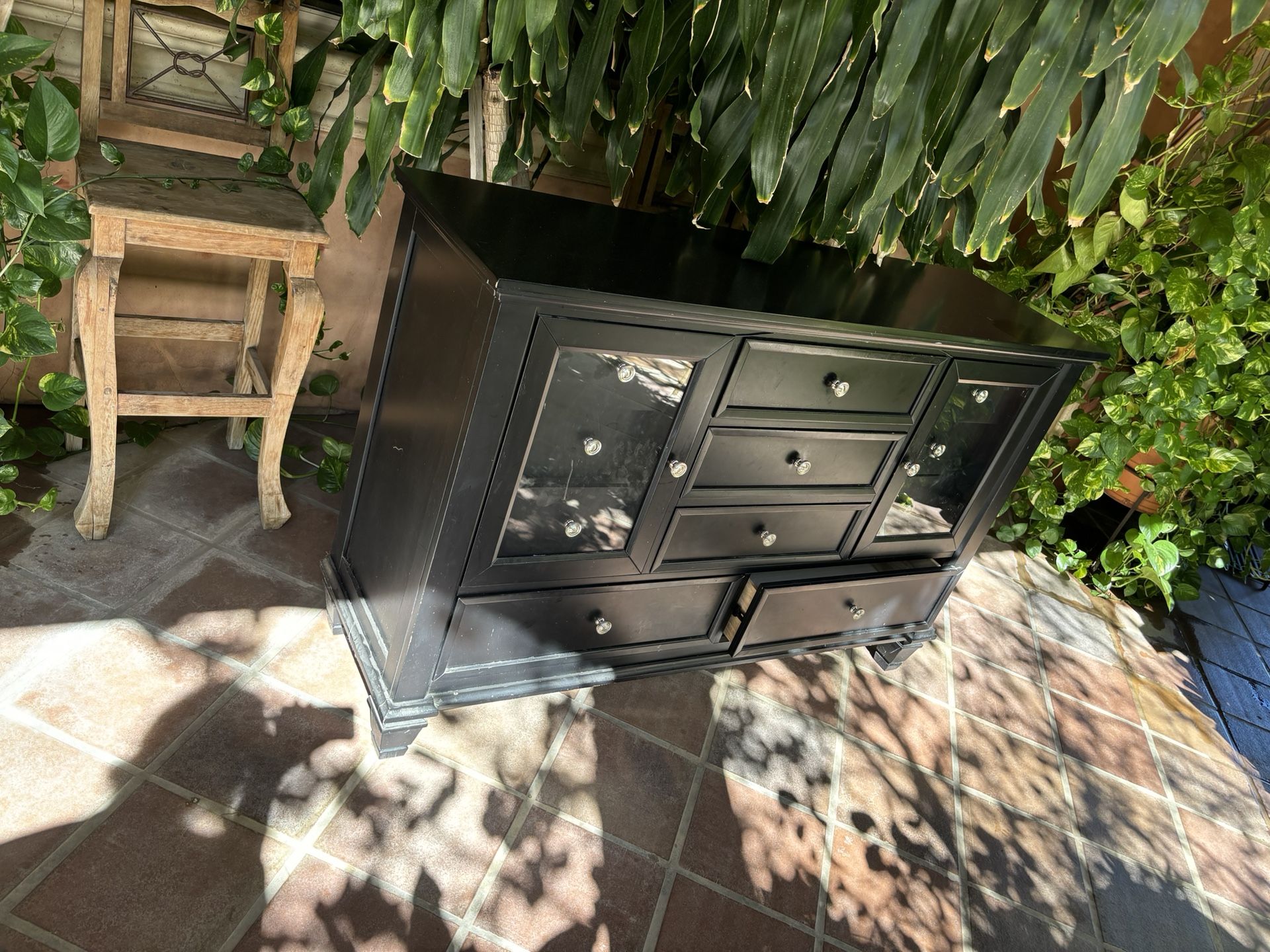 Dresser