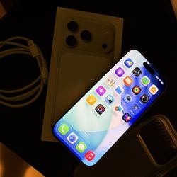 Unlocked Apple iPhone 17 Pro 256gb Silver/White Like New