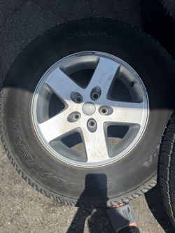 Jeeps Rims With Tires 5 Nut