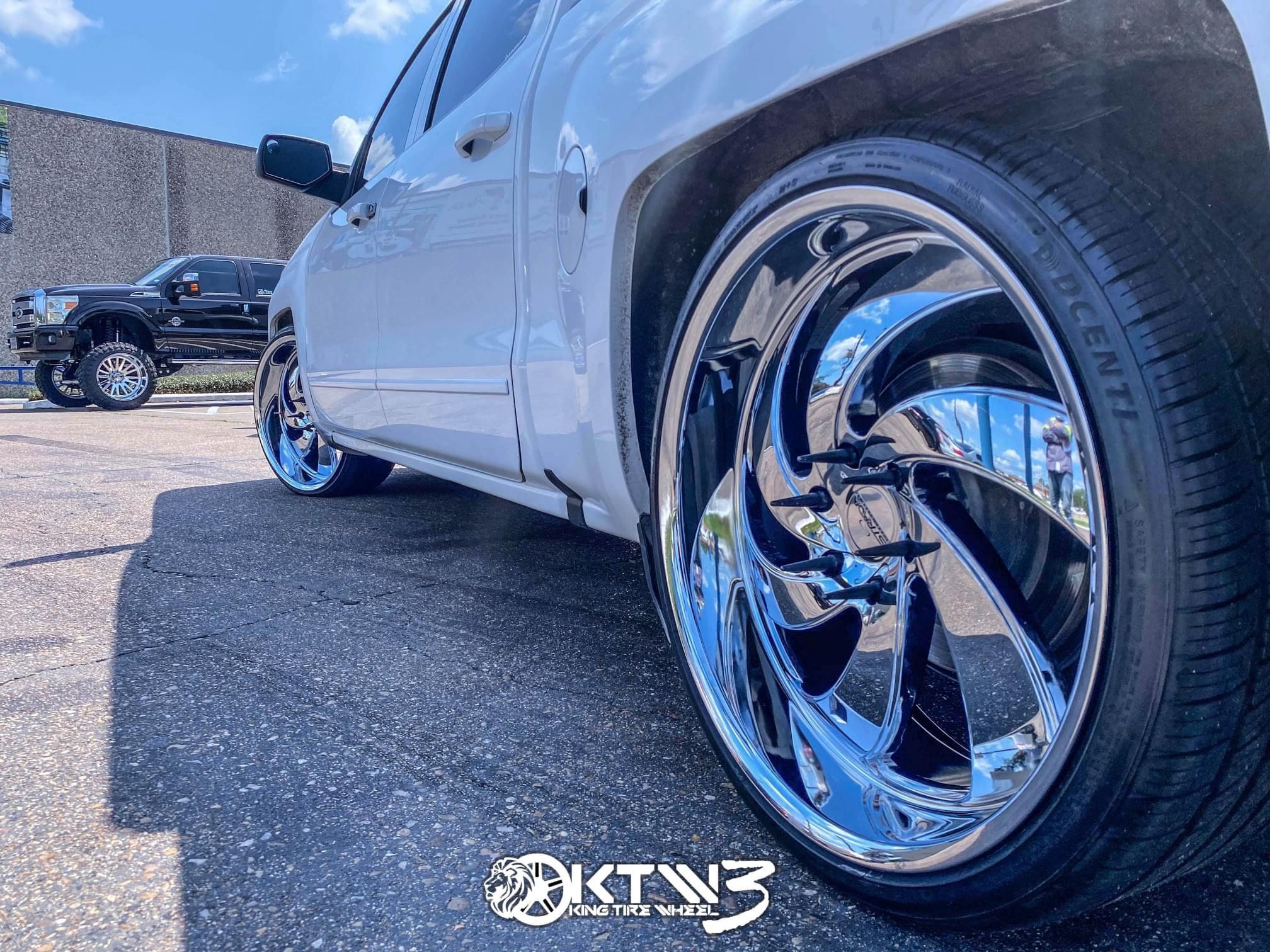 24’s Strada Retro 6 Silverado Sierra Tahoe Yukon