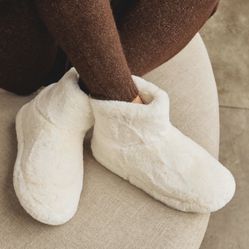 JustFab Women’s Faux Fur Slippers