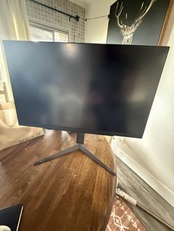 LG UltraGear 27” QHD 180Hz Gaming Monitor $120 OBO