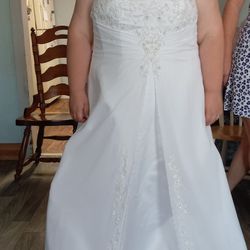 David's Bridal Sleeveless Wedding Dress