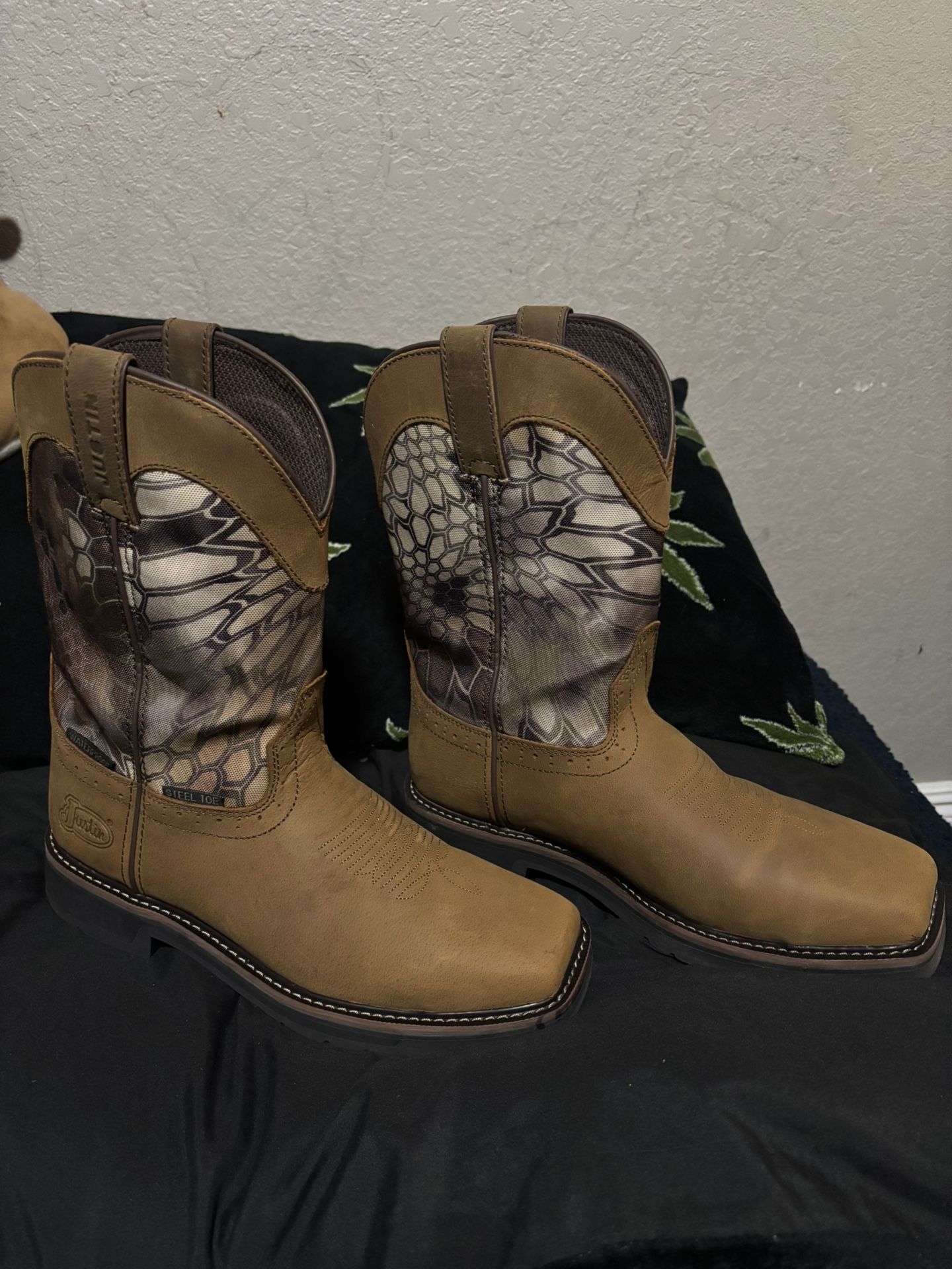 Justin Steel Toe Work Boots