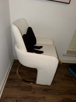 Accent chairs