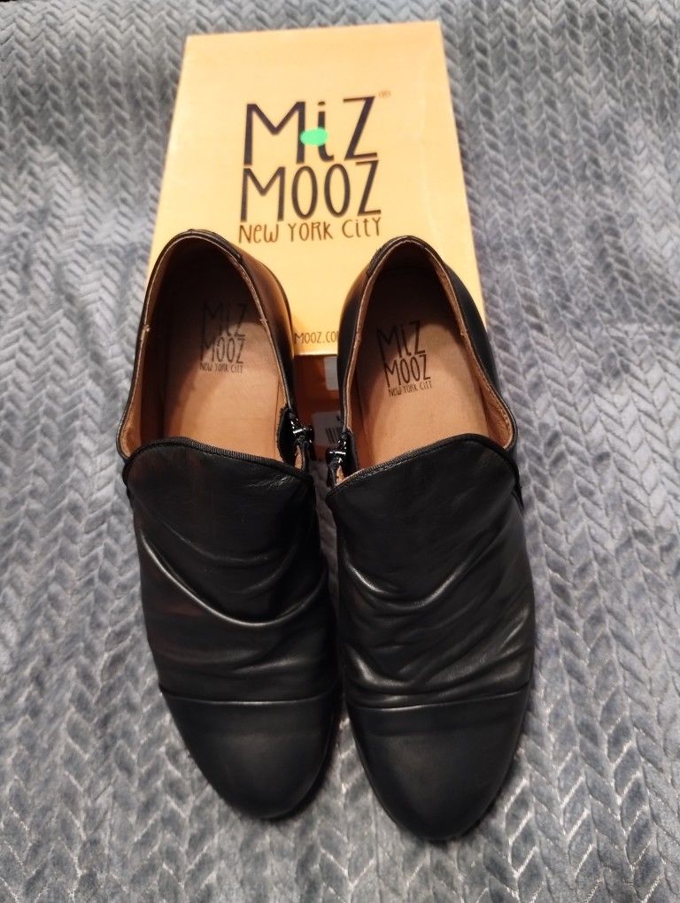 Miz Mooz Lilith, Size 11, Black Ankle Boot