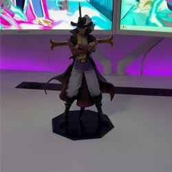 Mihawk Figure