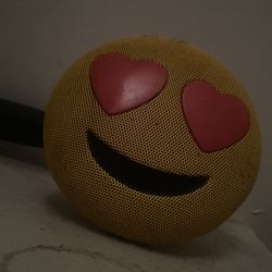 Jamoji Luv Struck Speaker  (Bluetooth Speaker)
