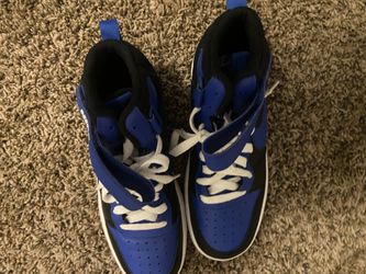 Nike size 5.5 in boys