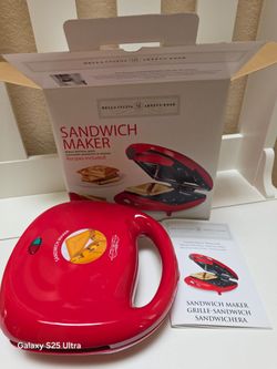 Bella Cucina Sandwich Maker Red