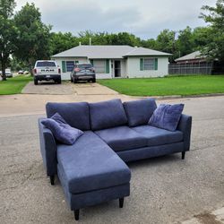 Sectional Couch (Free Delivery 🚛)