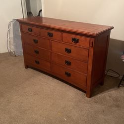 Dresser