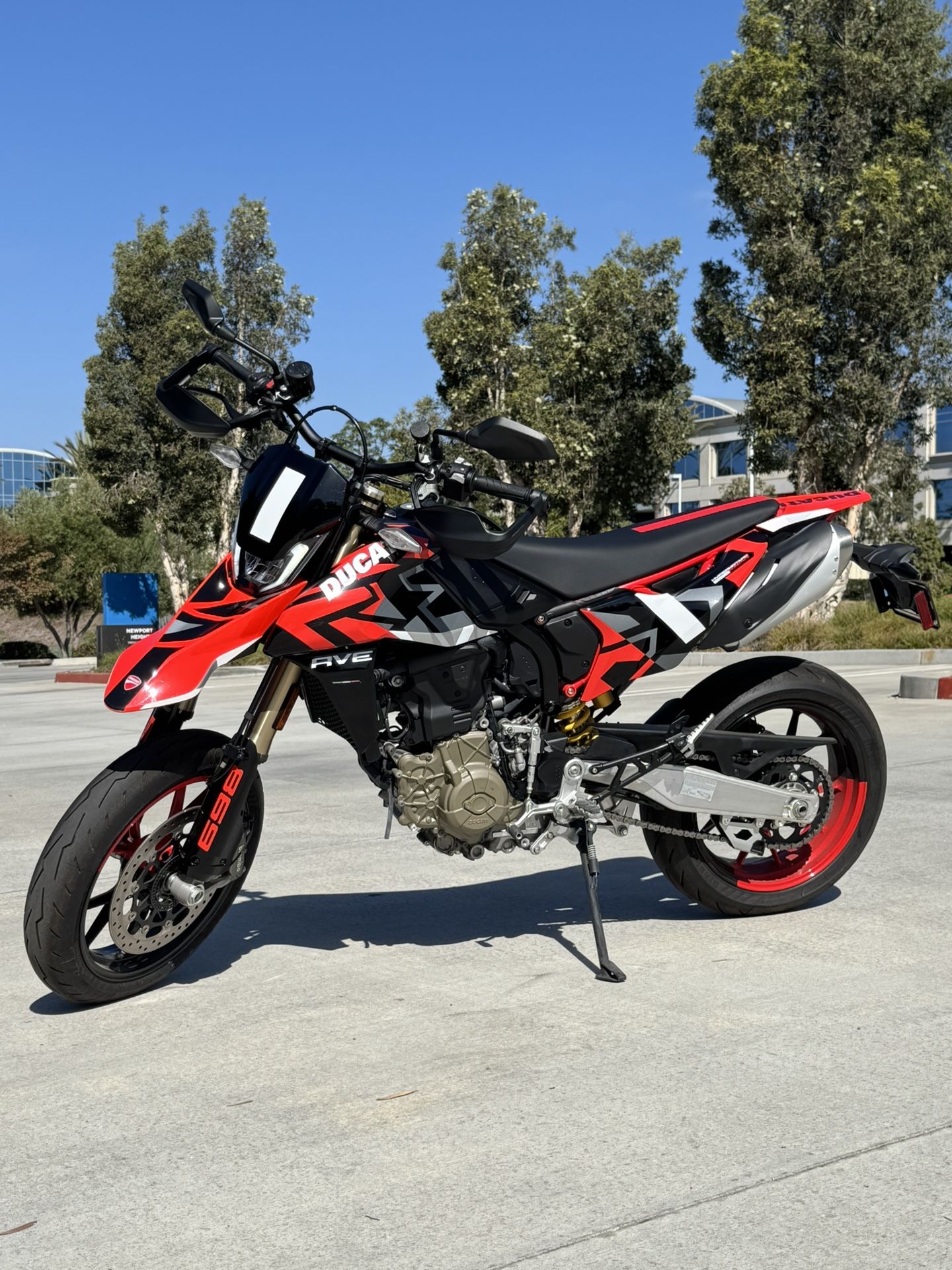 2025 Ducati Hypermotard RVE