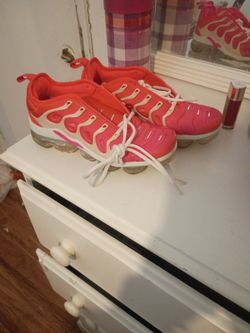 ($80obo) Womens Nike Vapor Air Max