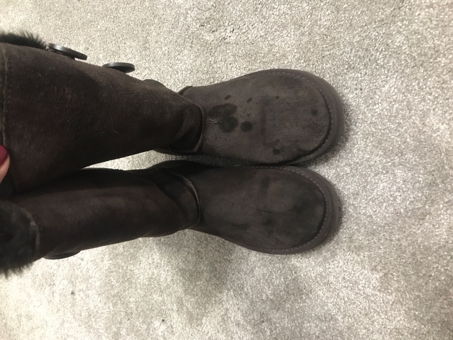 Brown ugg boot size 6