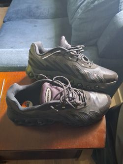 Shoes size 12