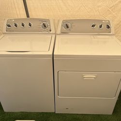 WHIRLPOOL WASHER AND DRYER SET 
