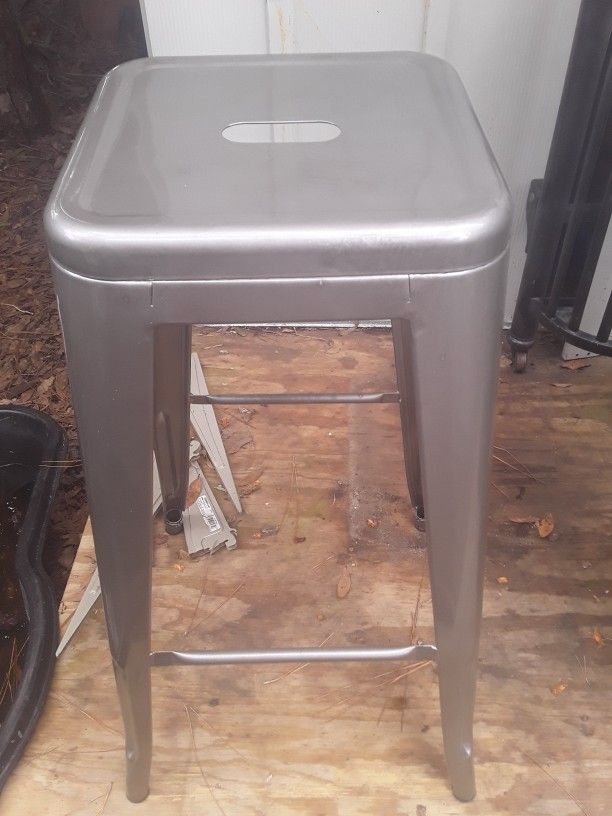 4 Metal Stools