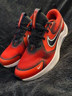 : Nike Cosmic Runner Sneakers