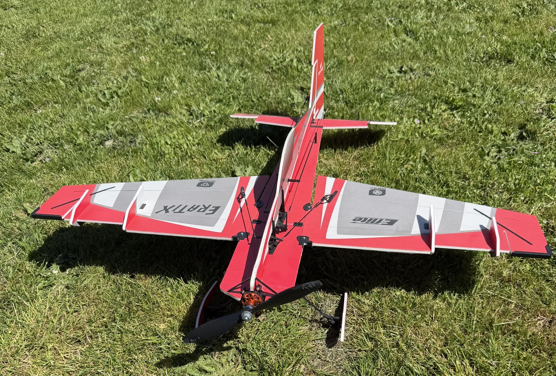 E-flite Eratix RC Plane with Spektrum Smart LiPo Battery