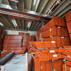 Teardrop Pallet Racks Beams Uprights Wire Decks Industrial Forklifts 